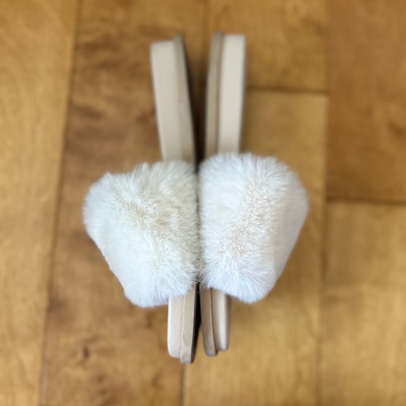 Dolce Vita Giles Slide Sandals - Picture 3 of 7